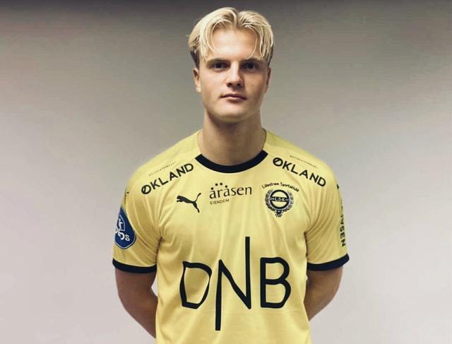 LPL 决赛现场归来画面：银龙杯已经近在咫尺，放手 再试一次