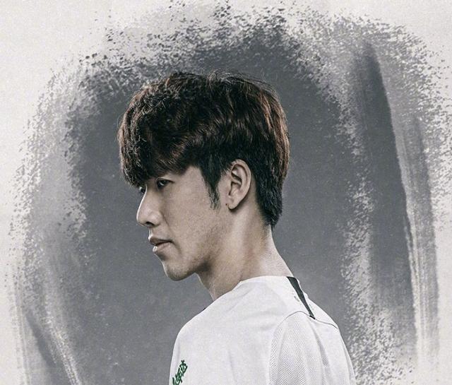 键盘冒奶？外媒排S11最强战队，LPL四队全上榜